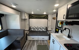 2025 Jayco Jay Flight 197MB | Family Ready!