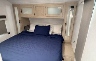 Family Oasis - 31 Ft Immaculate Camper Sleeps 8
