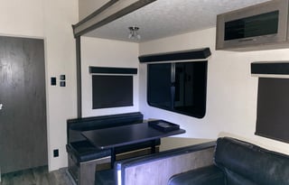 Festival&Pet Friendly Fifth Wheel