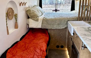 Mercedes Sprinter 4x4 Van "Sully"