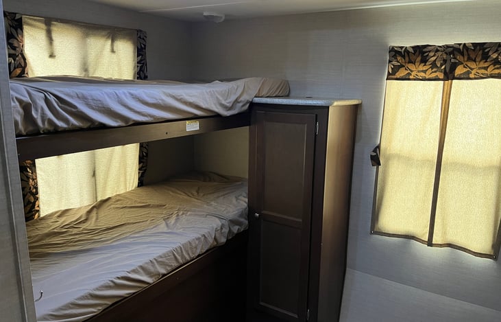 Bunk beds 300 lbs capacity each