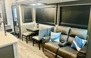 Monntana/sleeps 8/KING BED, Bunk room, Pets ok