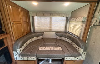 Coachmen Leprechaun - Easy to Drive Class C