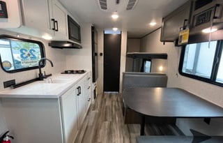 Cozy new 2026 Jayco Jayflight SLX, amazing camper!