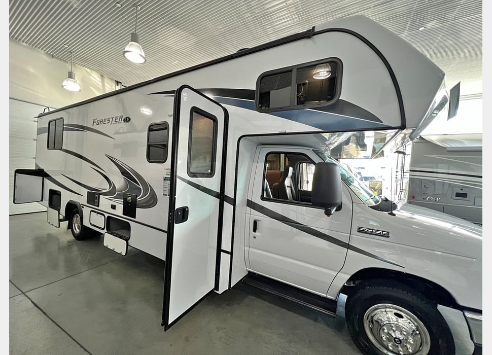 Class C Motor Home rentals in Anchorage
