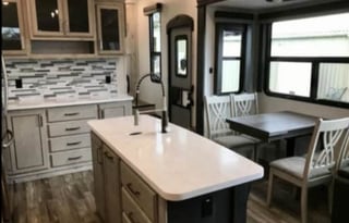 2022 Keystone RV Avalanche 390DS