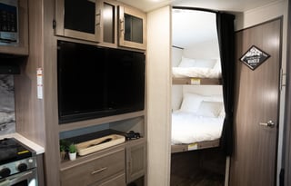 FULLY LOADED Spacious Bunkhouse