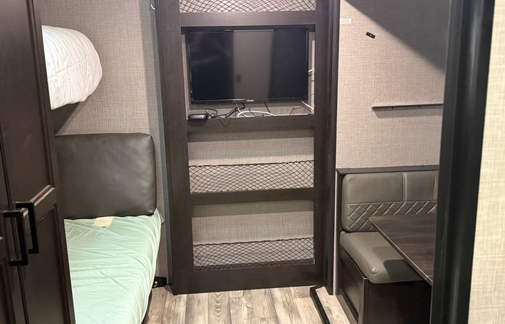 Bunkhouse dinette turns into bed