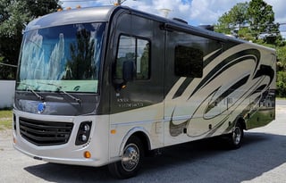 Holiday Rambler Admiral 32H