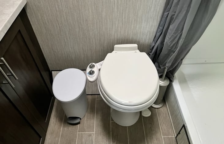 Yes, that is a bidet!