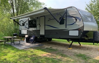 Schulz 2017 CrossRoads Zinger 30’ Travel Trailer