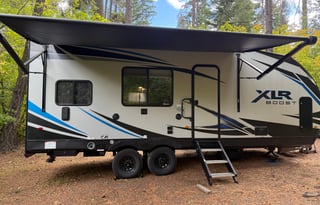 Adventure-Ready Toy Hauler w/ Generator