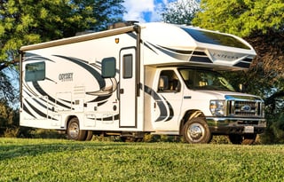 28ft Adventure Rig WITH Outdoor Kitchen & E-Bikes