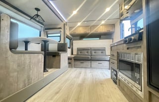 2023 BRAND NEW! Ultra light & easy-to-tow! Sleeps8
