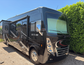 Thor Motor Coach Outlaw 38MB