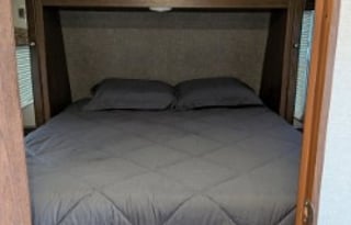 The Hideout | Bunkhouse Sleeps 10 | LED Awning