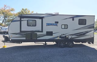 Vengence Rogue 21V Toyhauler