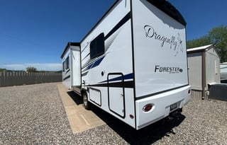 C-1 "Dragonfly" Luxury Class-C Camping!! Sleeps 7