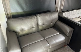 Family Fun & Adventure- sleeps 9