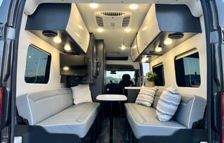 2020 Regency National Traveler FULL OFF-GRID