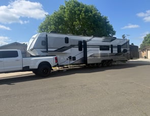 Grand Design Momentum M-Class 395MS