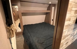 2020 Keystone Hideout 290LHS Sleeps 9