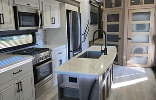 House on wheels 2024 Keystone RV Montana 3781RL
