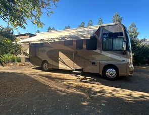 Winnebago Adventurer 33C