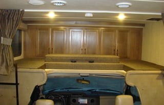 Clean - Spacious - Pet Friendly - 2 Slides