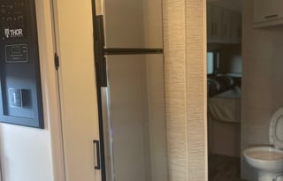 Family & Pet friendly RV Rental Sleeps 8+