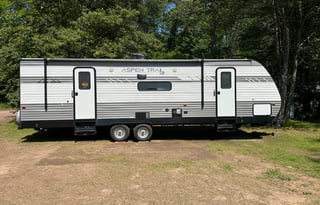 Kid Friendly Camping! 2022 Dutchmen Aspen Trail