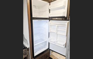 2021 27' RV with 3 Slides