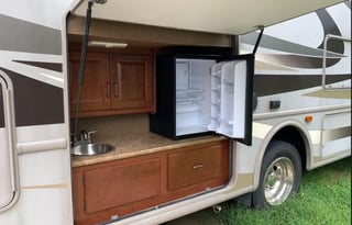 2015 Thor Motor Coach Hurricane 32N