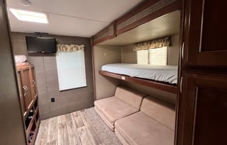 Cavs Camper - Beautiful 37' TT with Bunk House!!