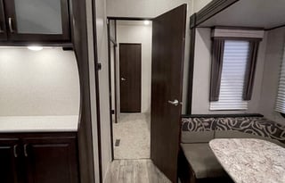 42ft Sundance 5th Wheel. Sleeps 10!