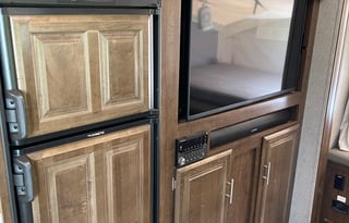 Beautiful Forest River 23FL, Sleeps 8, Open Layout