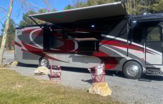 2022 Fleetwood RV Discovery 38N