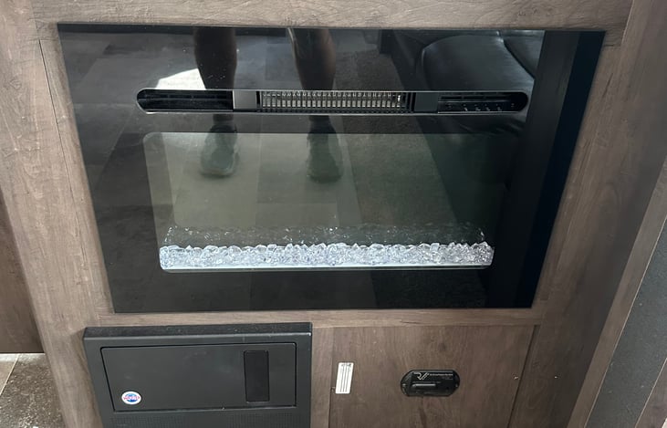 Electric Fireplace / Heater