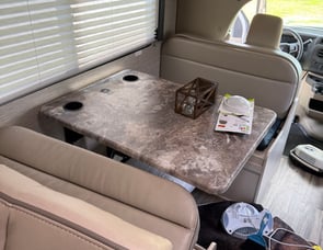 Thor Motor Coach Four Winds 22E