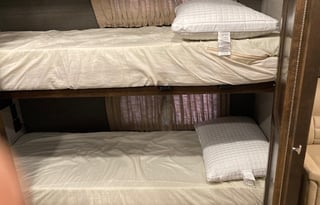 Classy Lady - Tiffin Open Road Allegro with Bunks