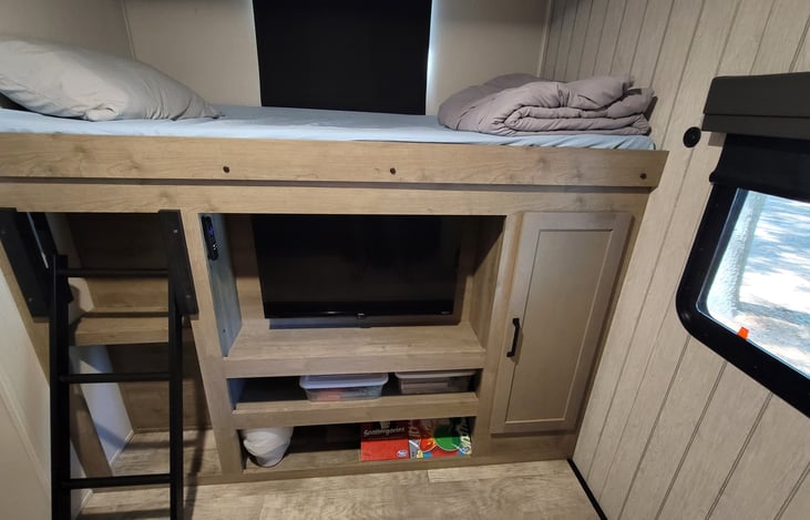 Upper Bunk over Entertainment Area