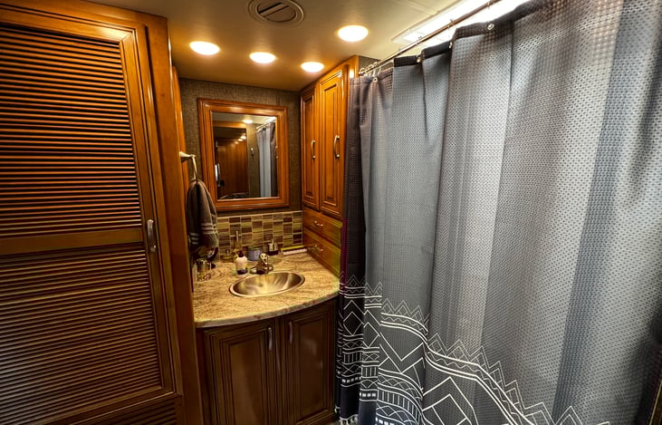 Main Bath Full size shower