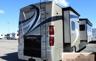Home on the Road - 37ft Luxury RV