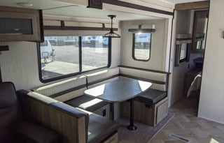 Lu&Ry's 2021 Puma bunkhouse