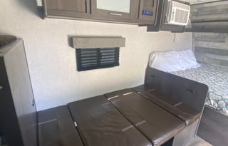 2021 Dutchmen RV Coleman Lantern LT Series 17B