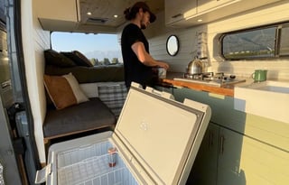 Off grid campervan with TV & ROOFTOP DECK