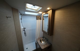 NEW Fuel Efficient Motorhome Sleeps 6