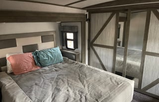 2022 Wildwood Heritage Glen 369BL