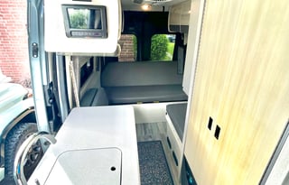 Vanaconda-2023 Thor Sanctuary 19P-Luxury Adventure