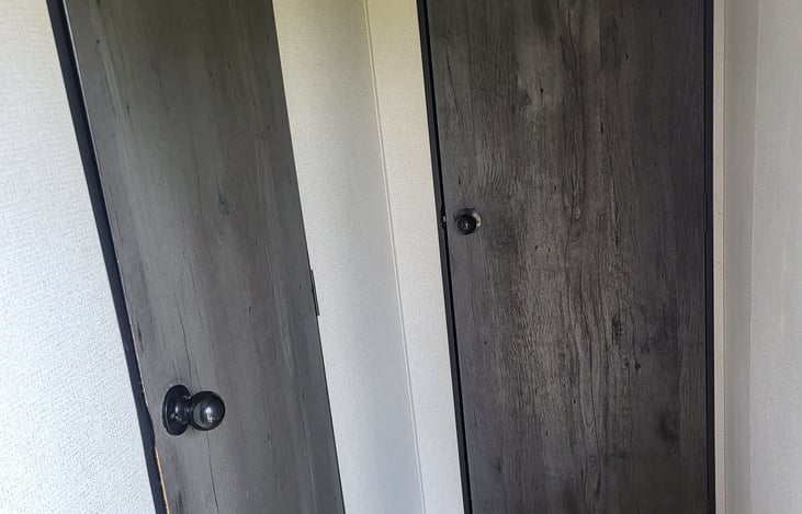 Door on left-bathroom
Door on right-bedroom